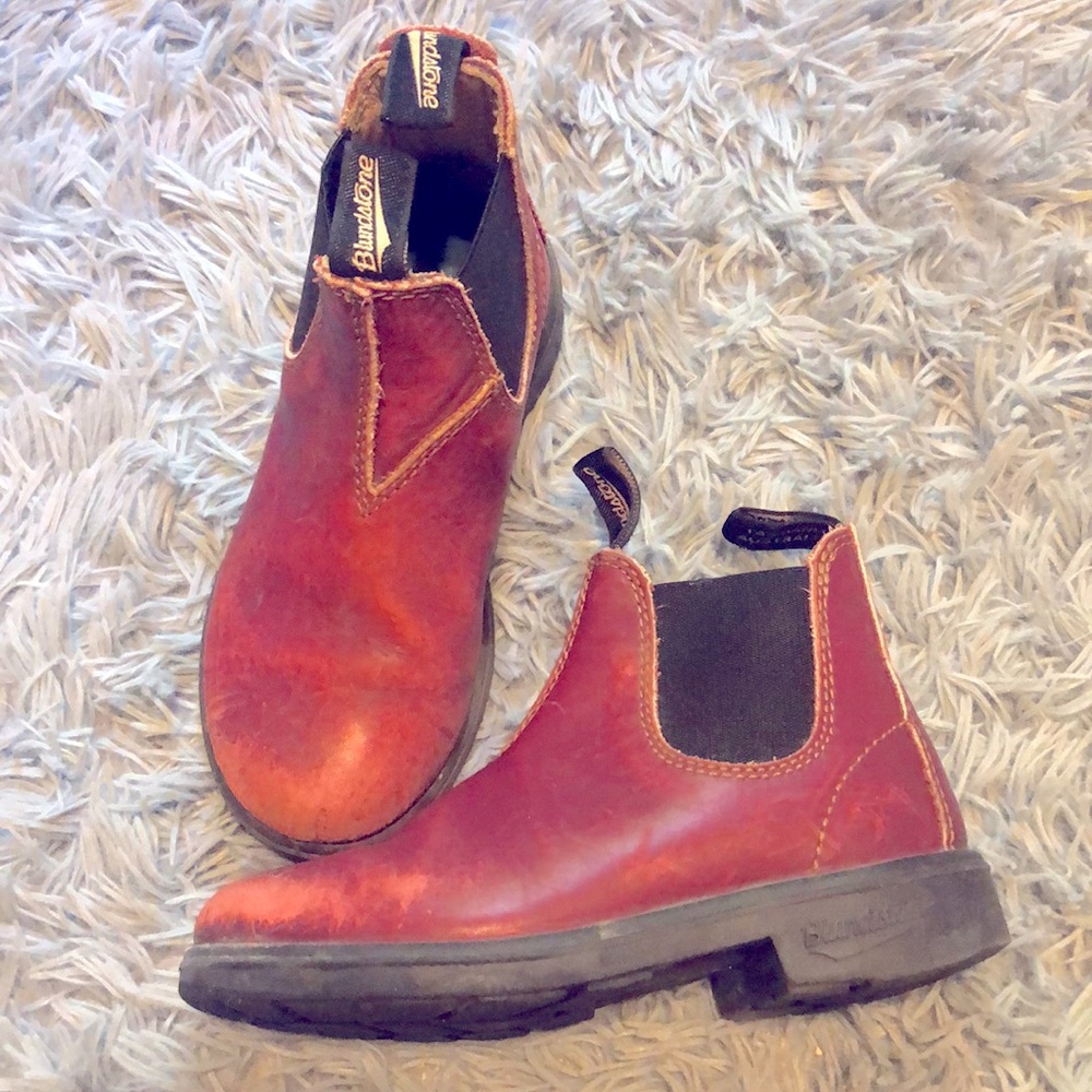 Blundstones maroon size 11